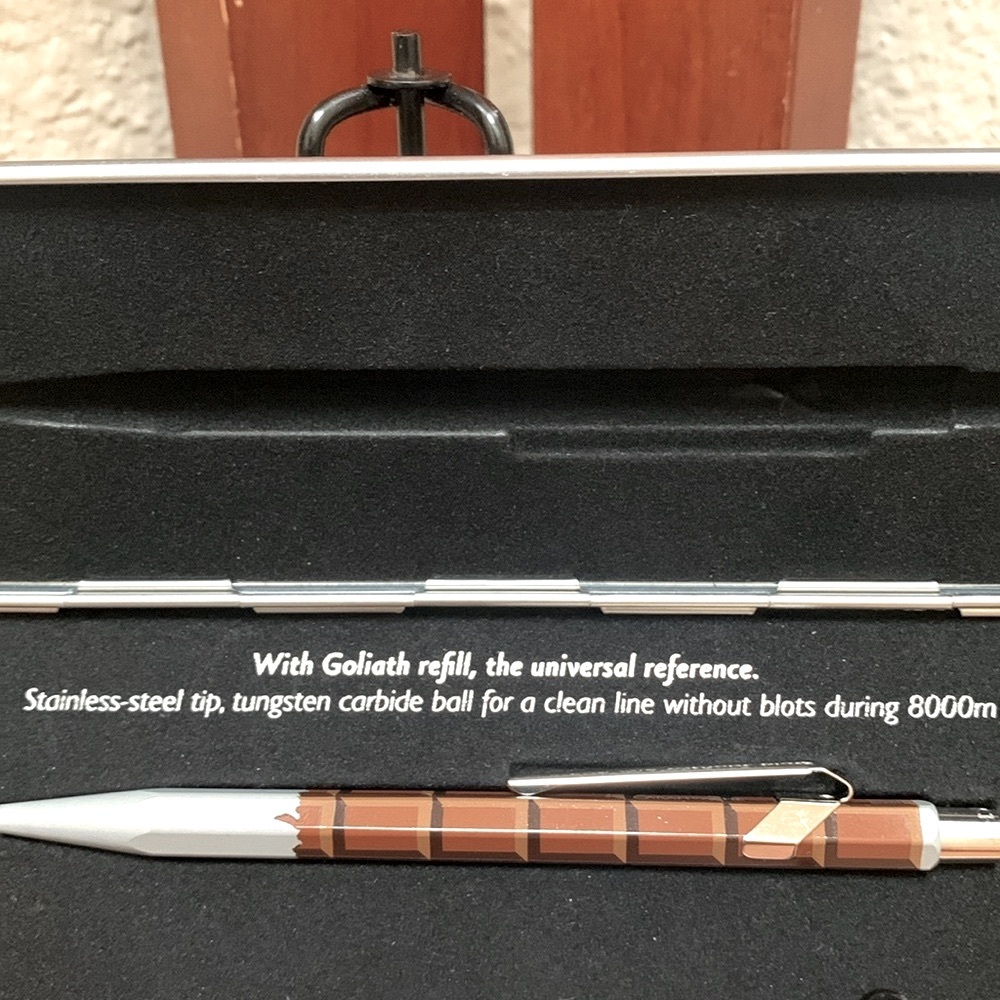 🔹NEW.. CARAN D'ACHE 849 SWISS COLLECTION BALLPOINT PEN - Picture 3 of 5